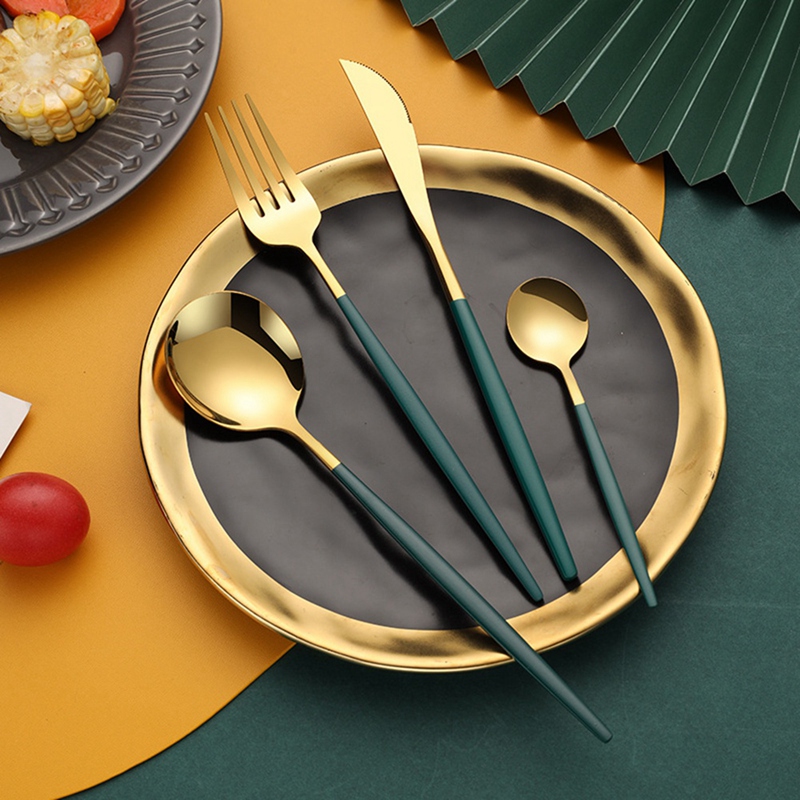Set di posate di 5 pezzi. Oro/Verde