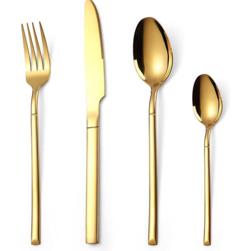 Set di posate di 4 pezzi. Dorati