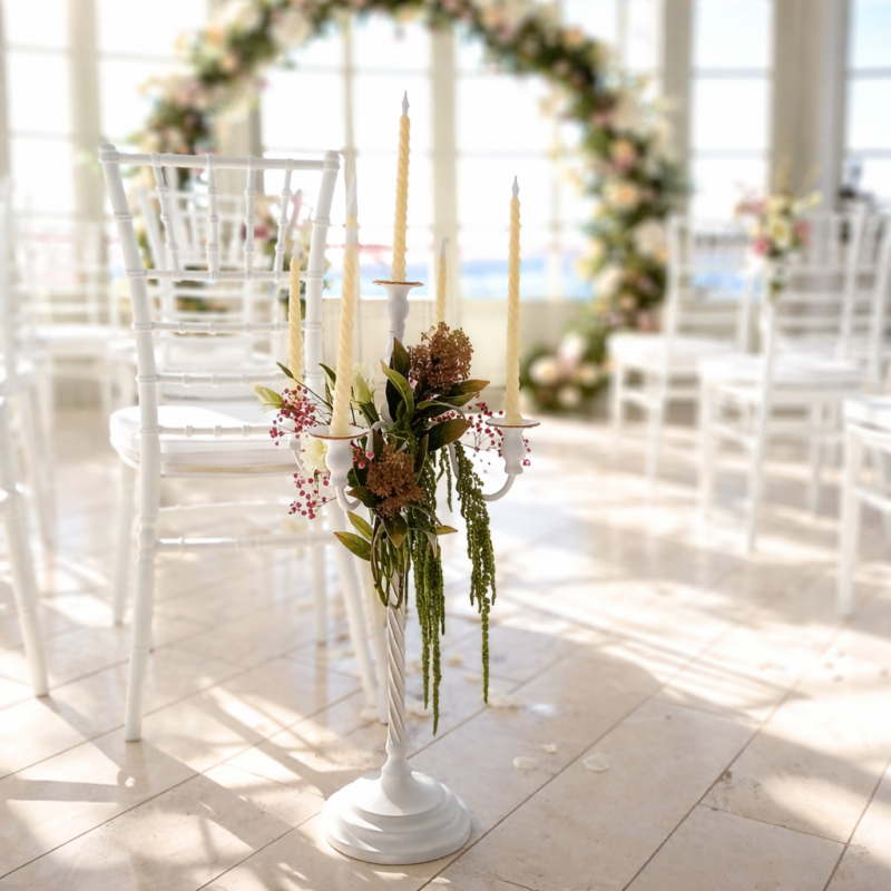 Candelabro a cinque teste. Metallo bianco h 53cm