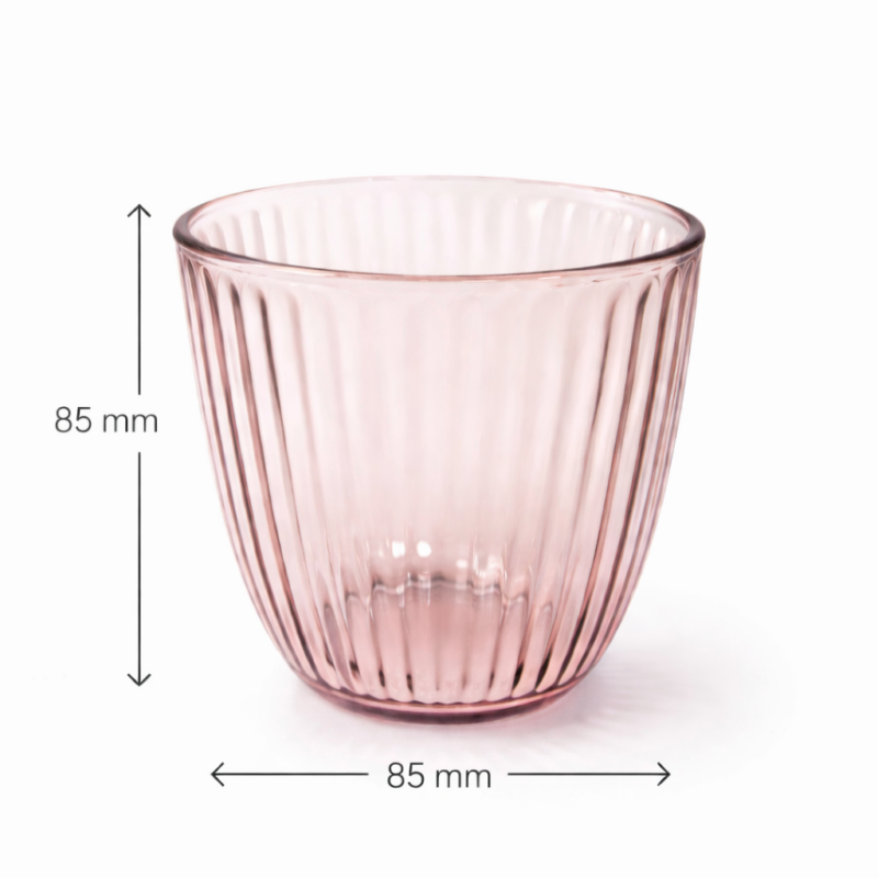 Bicchieri acqua colorati. Rosa cipra